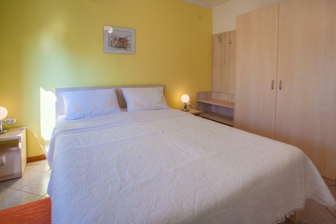Rooms Ester Cres Εξωτερικό φωτογραφία