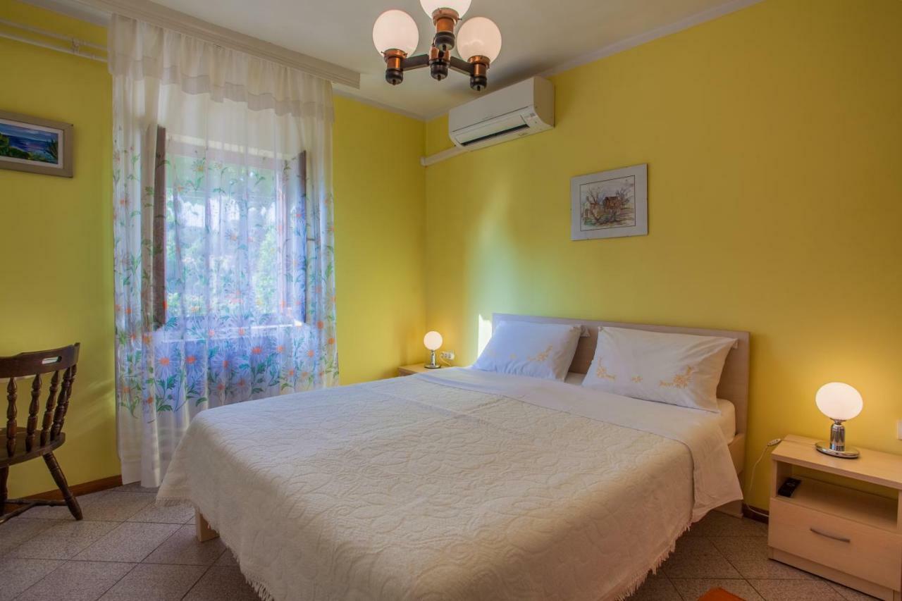Rooms Ester Cres Εξωτερικό φωτογραφία