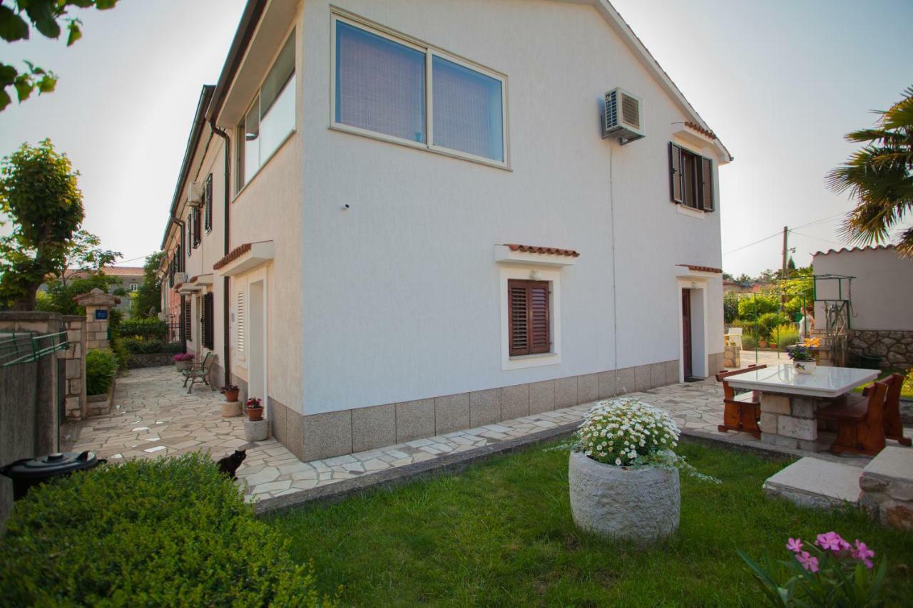 Rooms Ester Cres Εξωτερικό φωτογραφία
