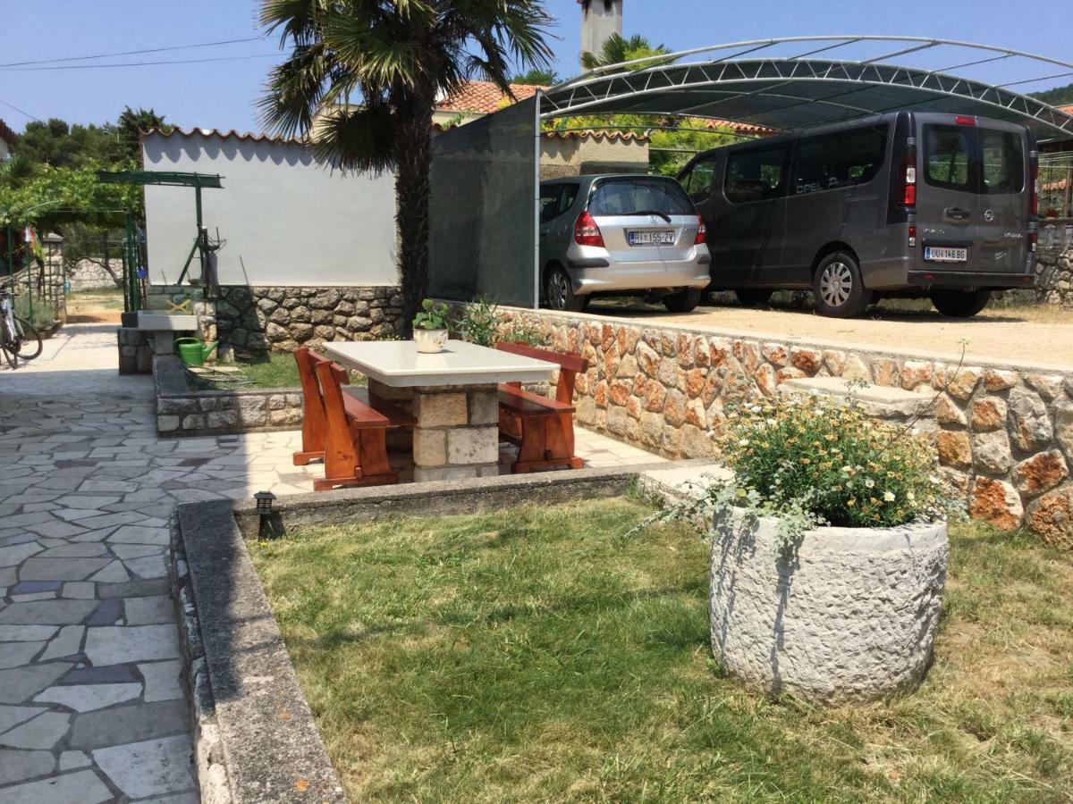 Rooms Ester Cres Εξωτερικό φωτογραφία