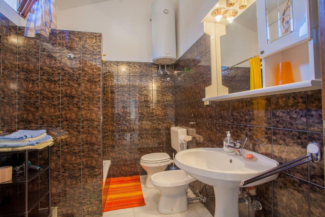 Rooms Ester Cres Εξωτερικό φωτογραφία