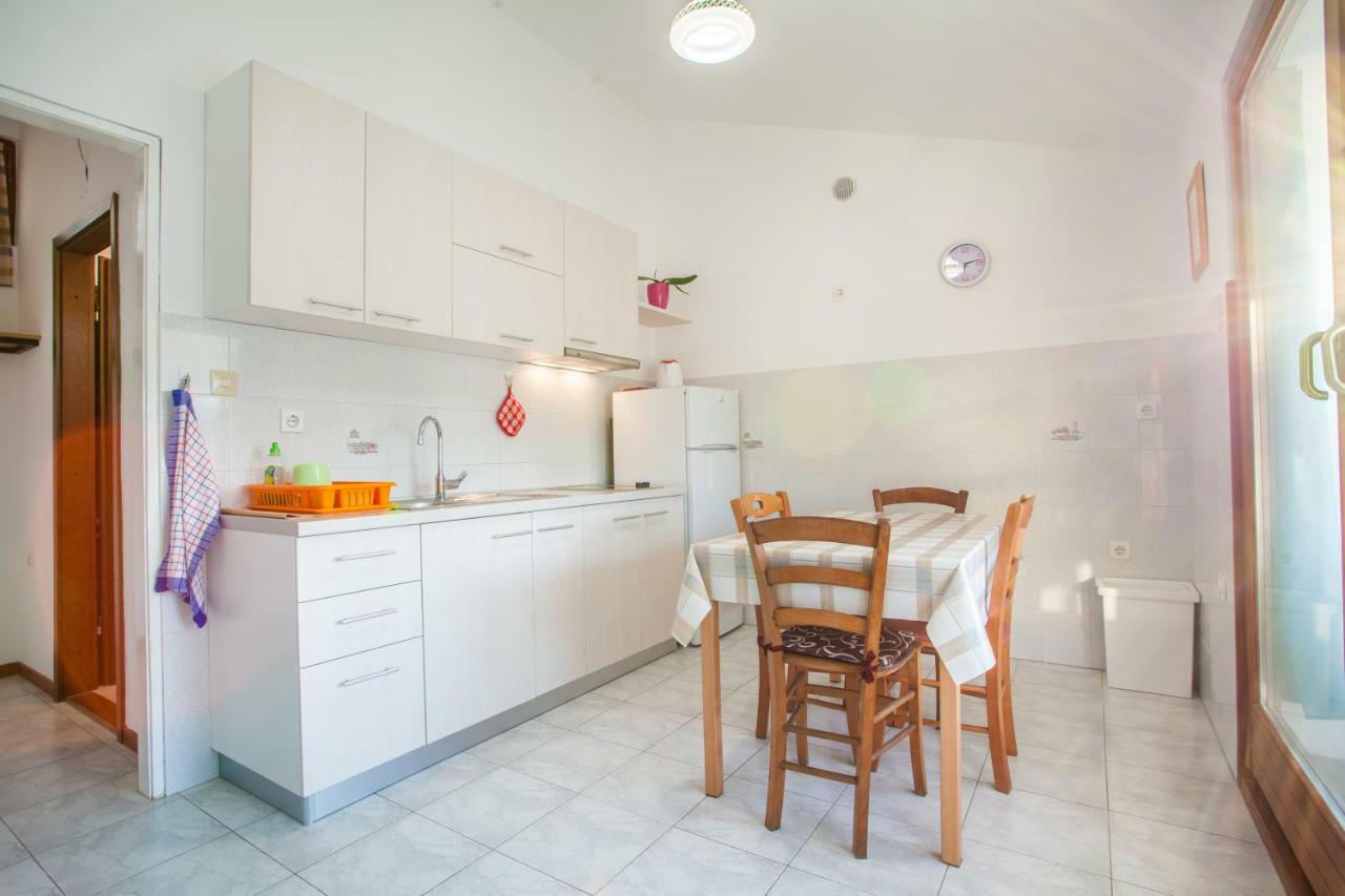 Rooms Ester Cres Εξωτερικό φωτογραφία