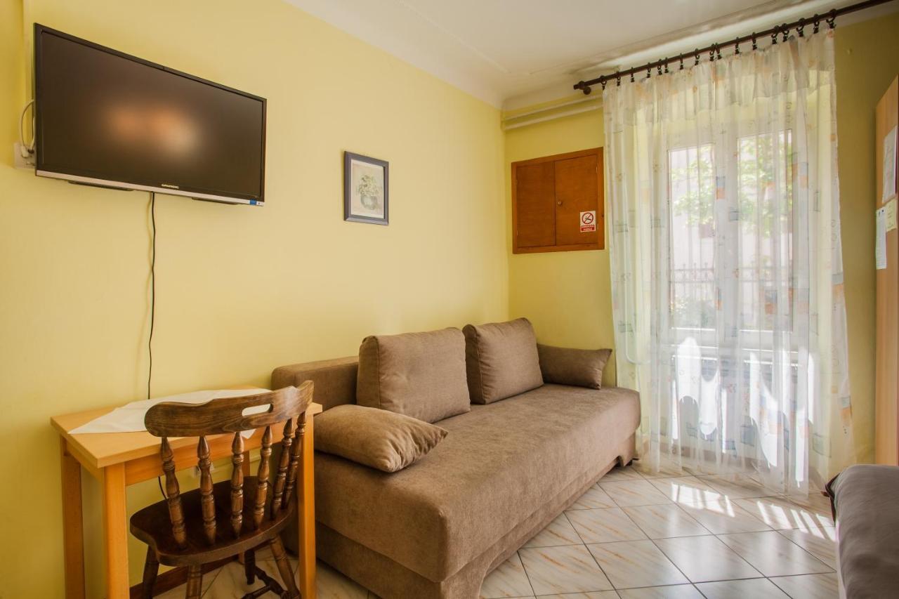 Rooms Ester Cres Εξωτερικό φωτογραφία